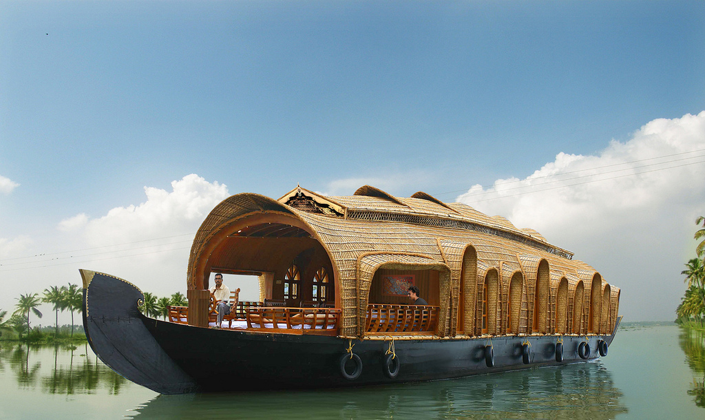 https://d3r8gwkgo0io6y.cloudfront.net/upload/back water ride Alleppey to Nadumudi 2.jpg